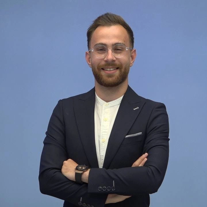 معرفی استاد شهریار صفرزاده